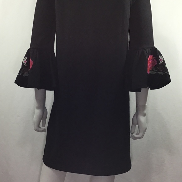 Francesca Alya Black Dress With Bell Sleeves - Picture 10 of 13